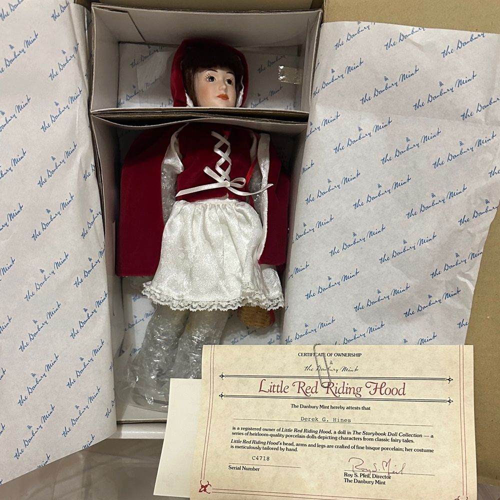 The Storybook Collection The Danbury Mint Little Red Riding Hood Porcelain Doll